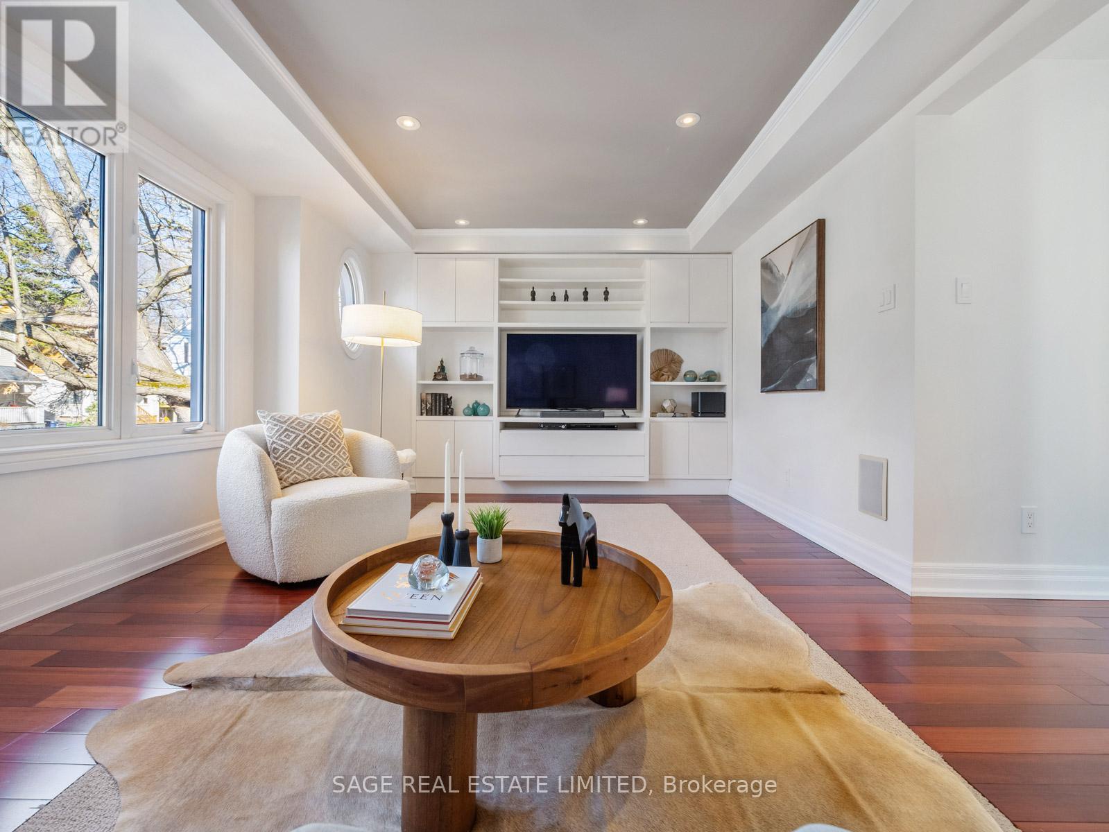 137 Willow Avenue, Toronto (the Beaches), Ontario