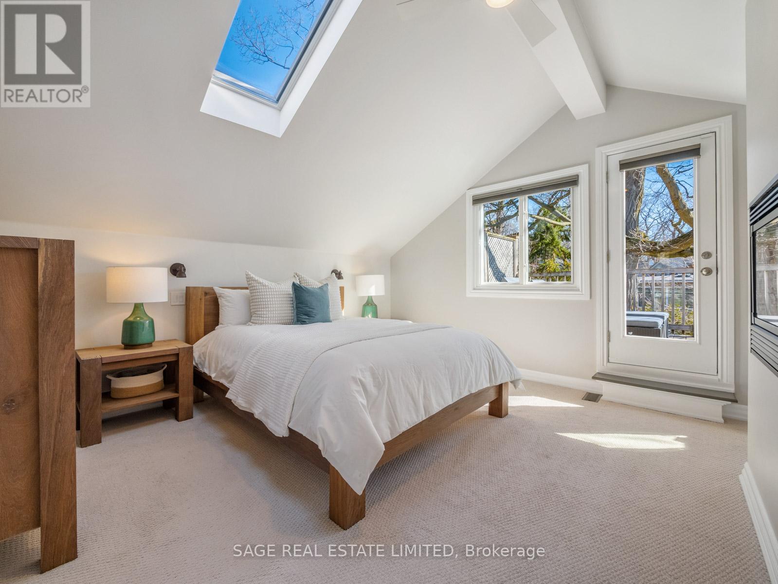 137 Willow Avenue, Toronto (the Beaches), Ontario