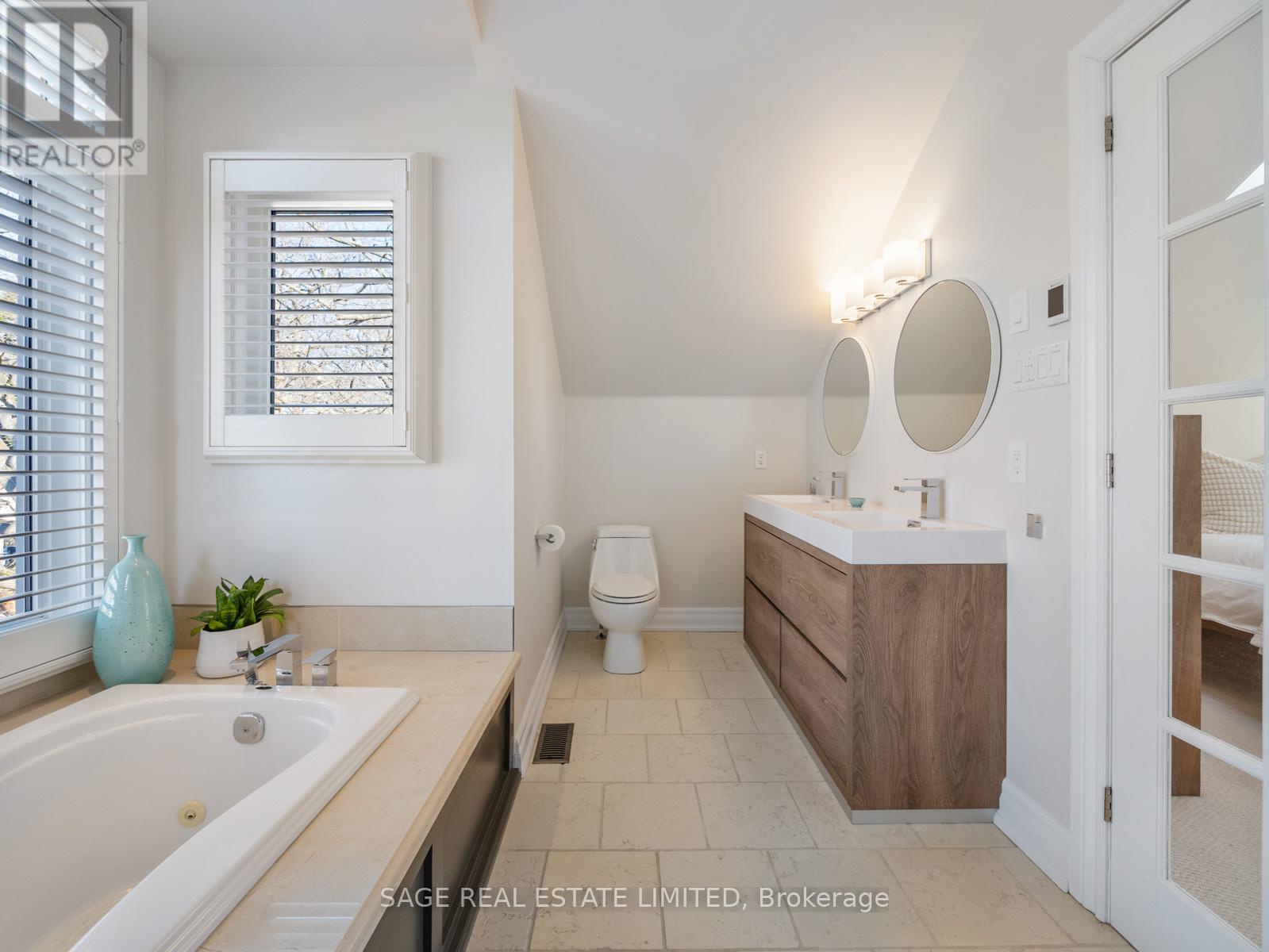 137 Willow Avenue, Toronto (the Beaches), Ontario