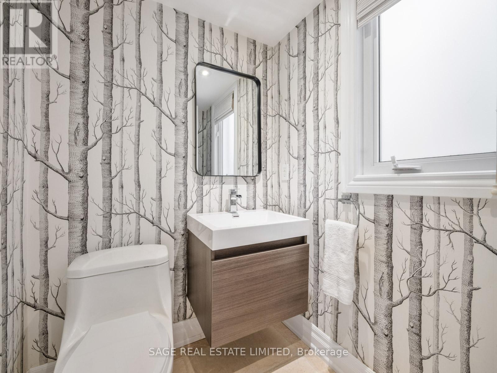 137 Willow Avenue, Toronto (the Beaches), Ontario