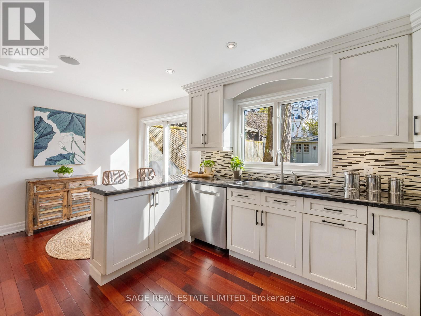 137 Willow Avenue, Toronto (the Beaches), Ontario