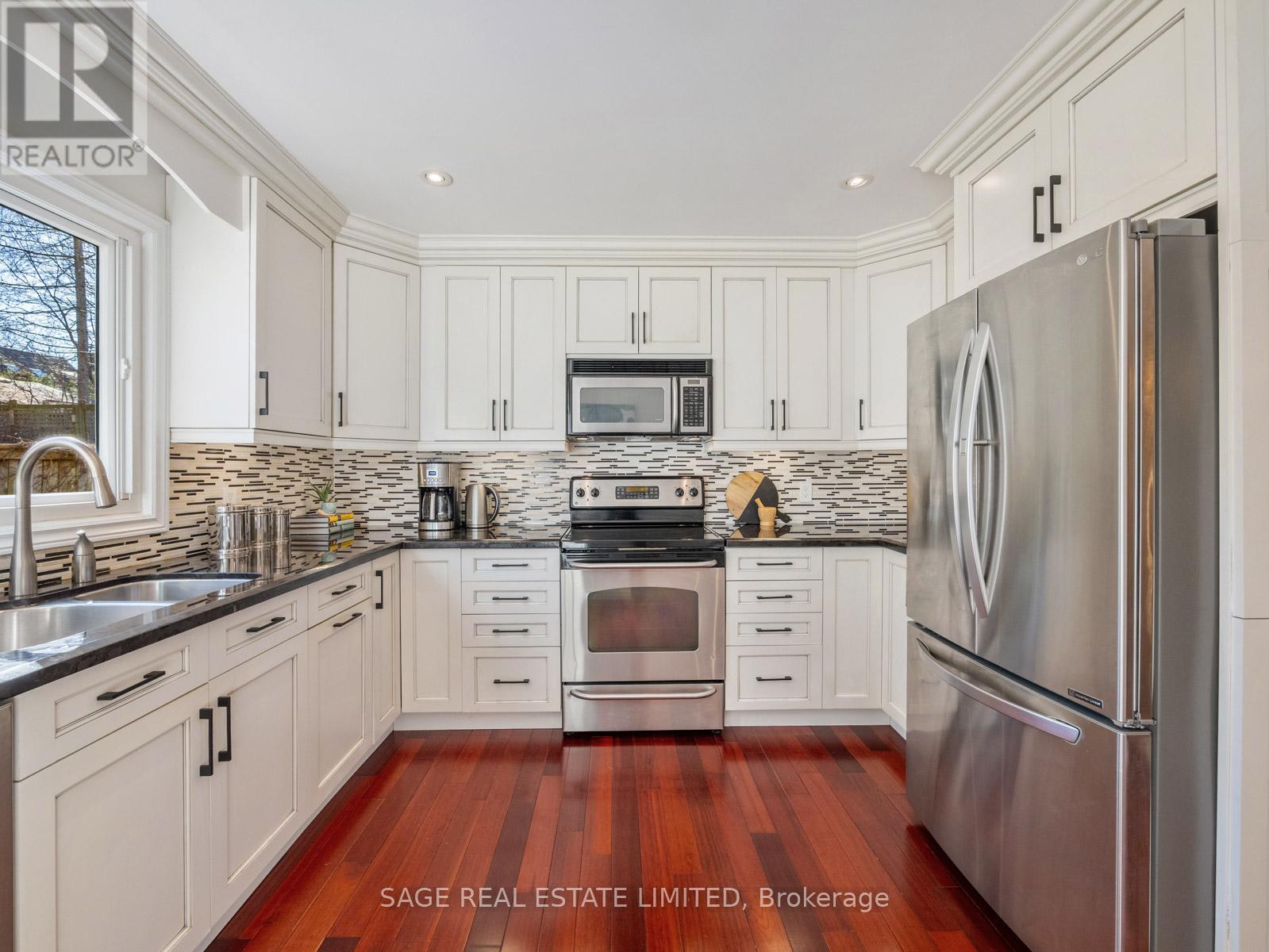 137 Willow Avenue, Toronto (the Beaches), Ontario