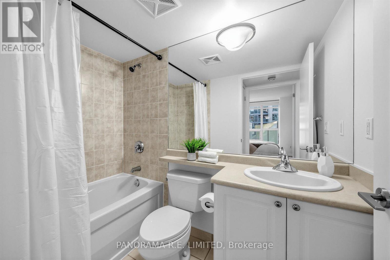 306 - 231 Fort York Boulevard, Toronto (niagara), Ontario