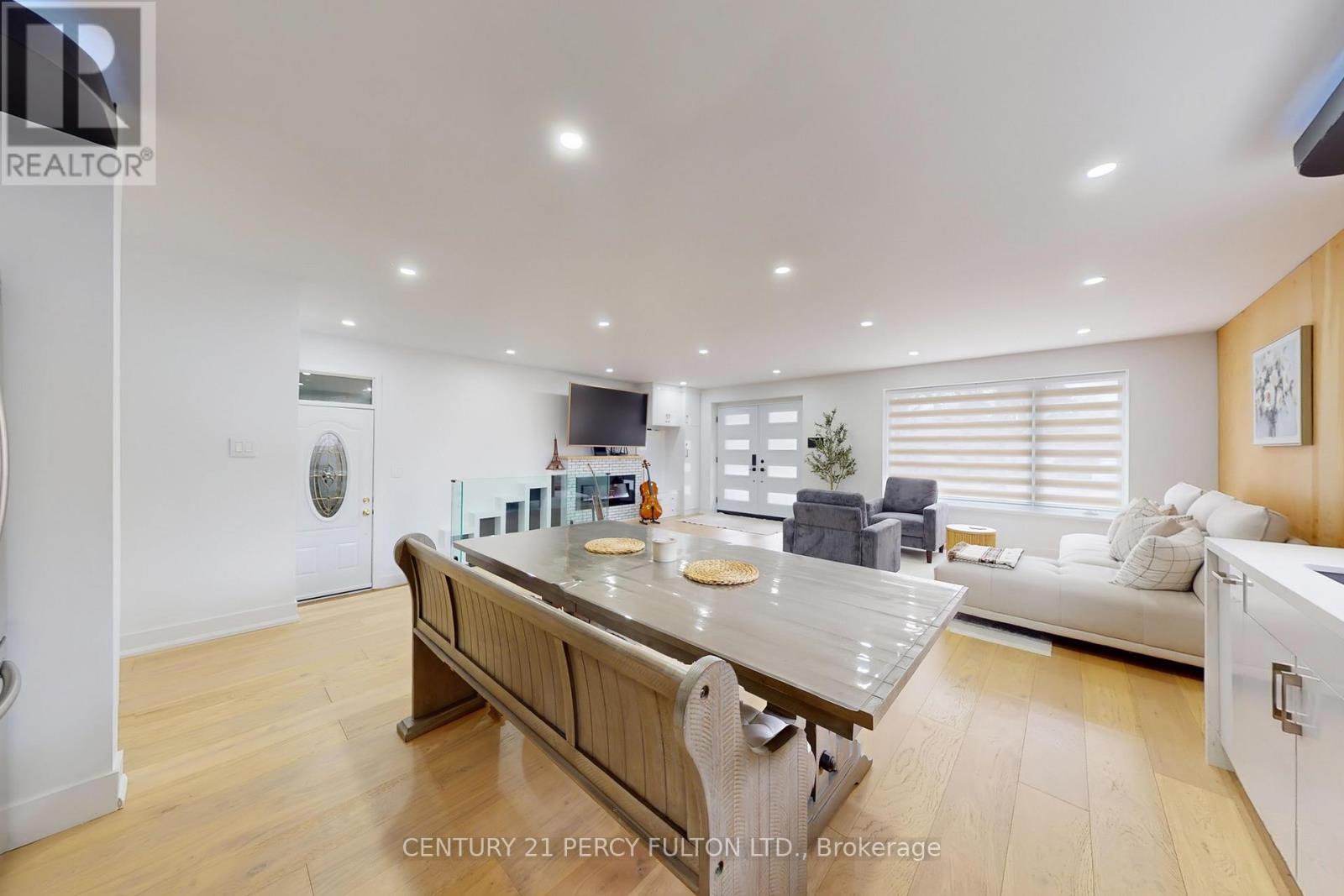 26 Farley Crescent, Toronto (willowridge-martingrove-richview), Ontario