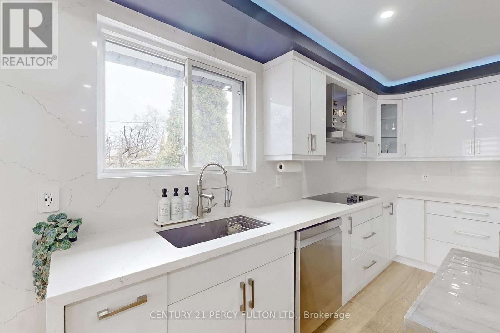 26 Farley Crescent, Toronto (willowridge-martingrove-richview), Ontario