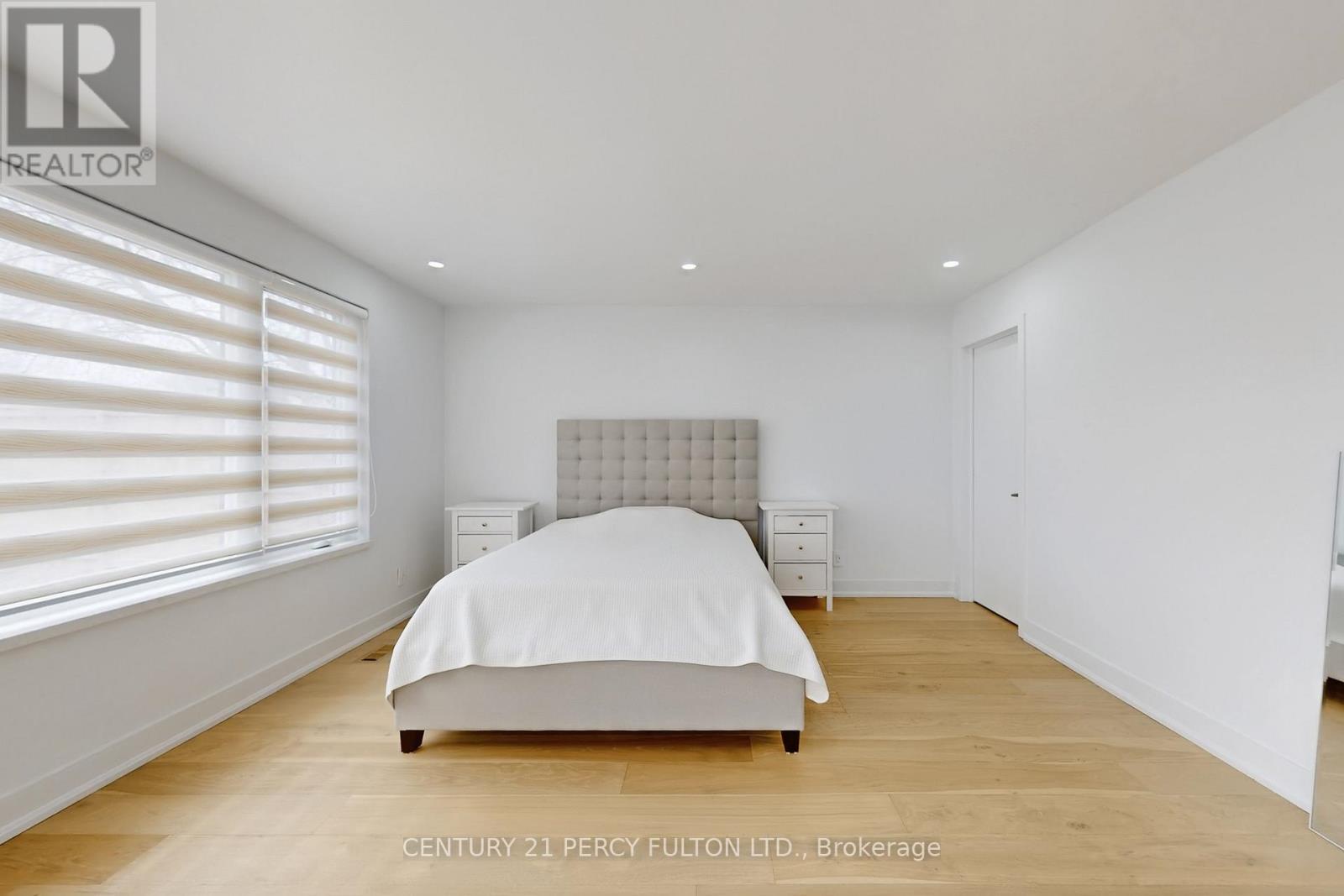 26 Farley Crescent, Toronto (willowridge-martingrove-richview), Ontario