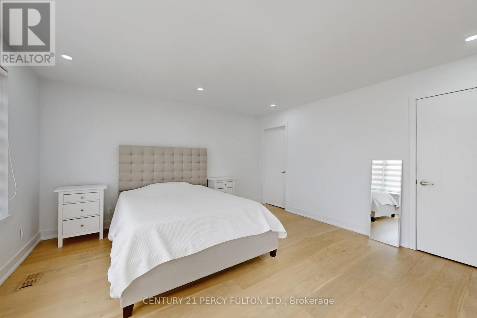 26 Farley Crescent, Toronto (willowridge-martingrove-richview), Ontario