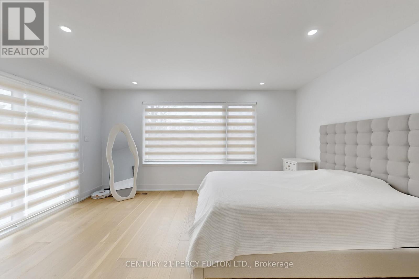 26 Farley Crescent, Toronto (willowridge-martingrove-richview), Ontario