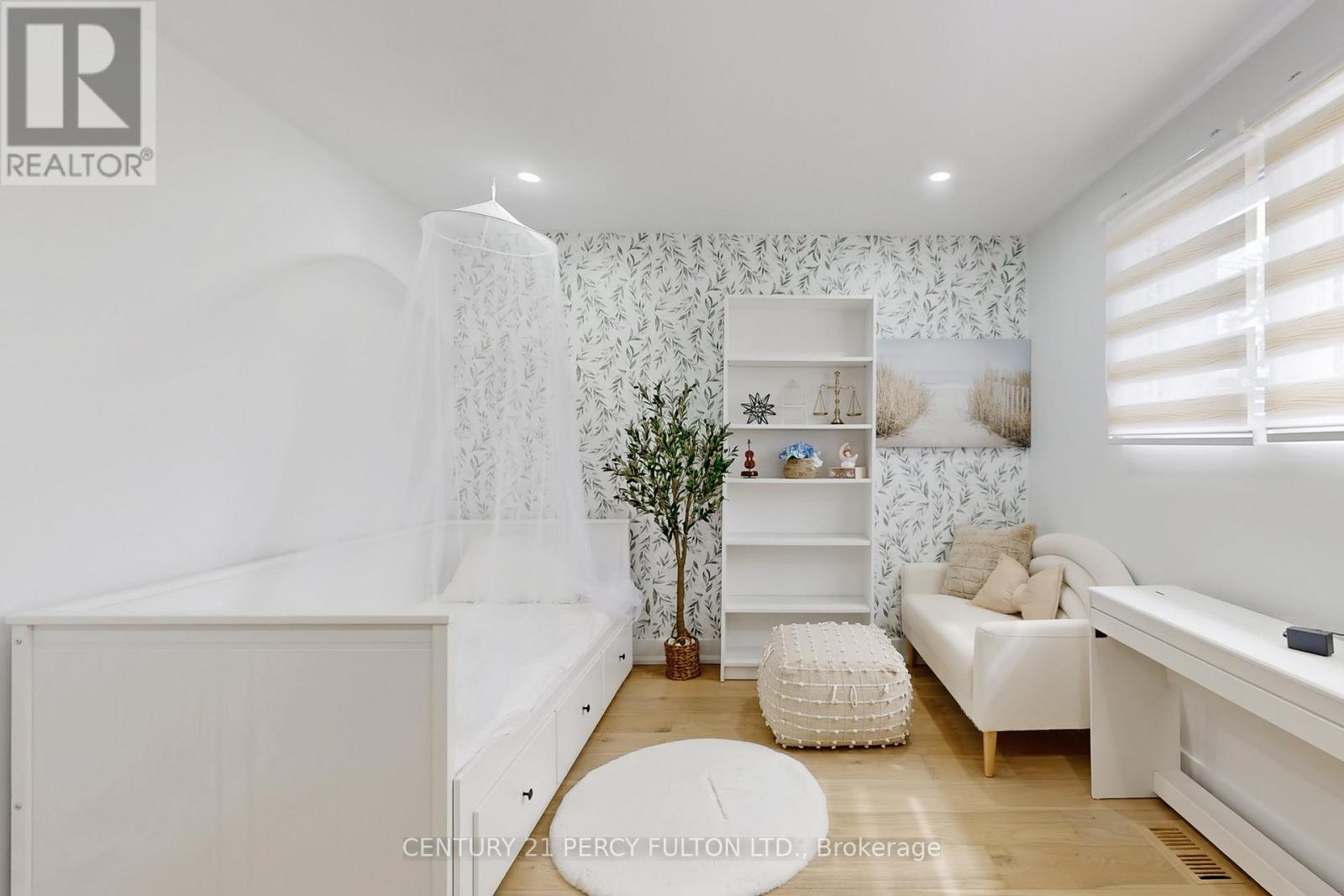 26 Farley Crescent, Toronto (willowridge-martingrove-richview), Ontario