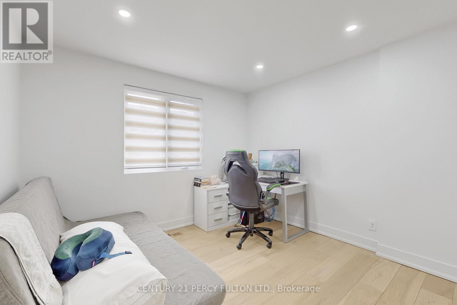 26 Farley Crescent, Toronto (willowridge-martingrove-richview), Ontario