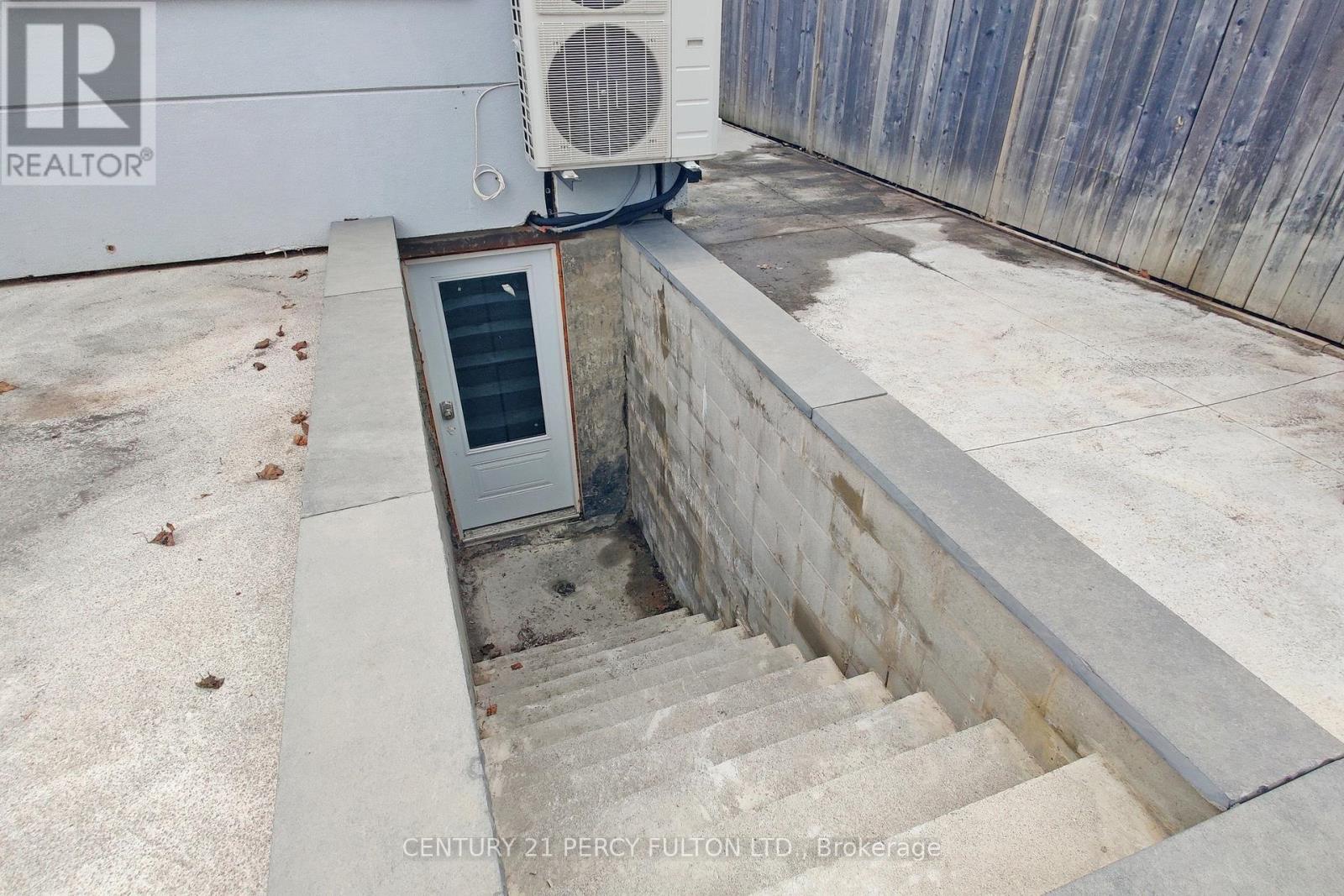 26 Farley Crescent, Toronto (willowridge-martingrove-richview), Ontario