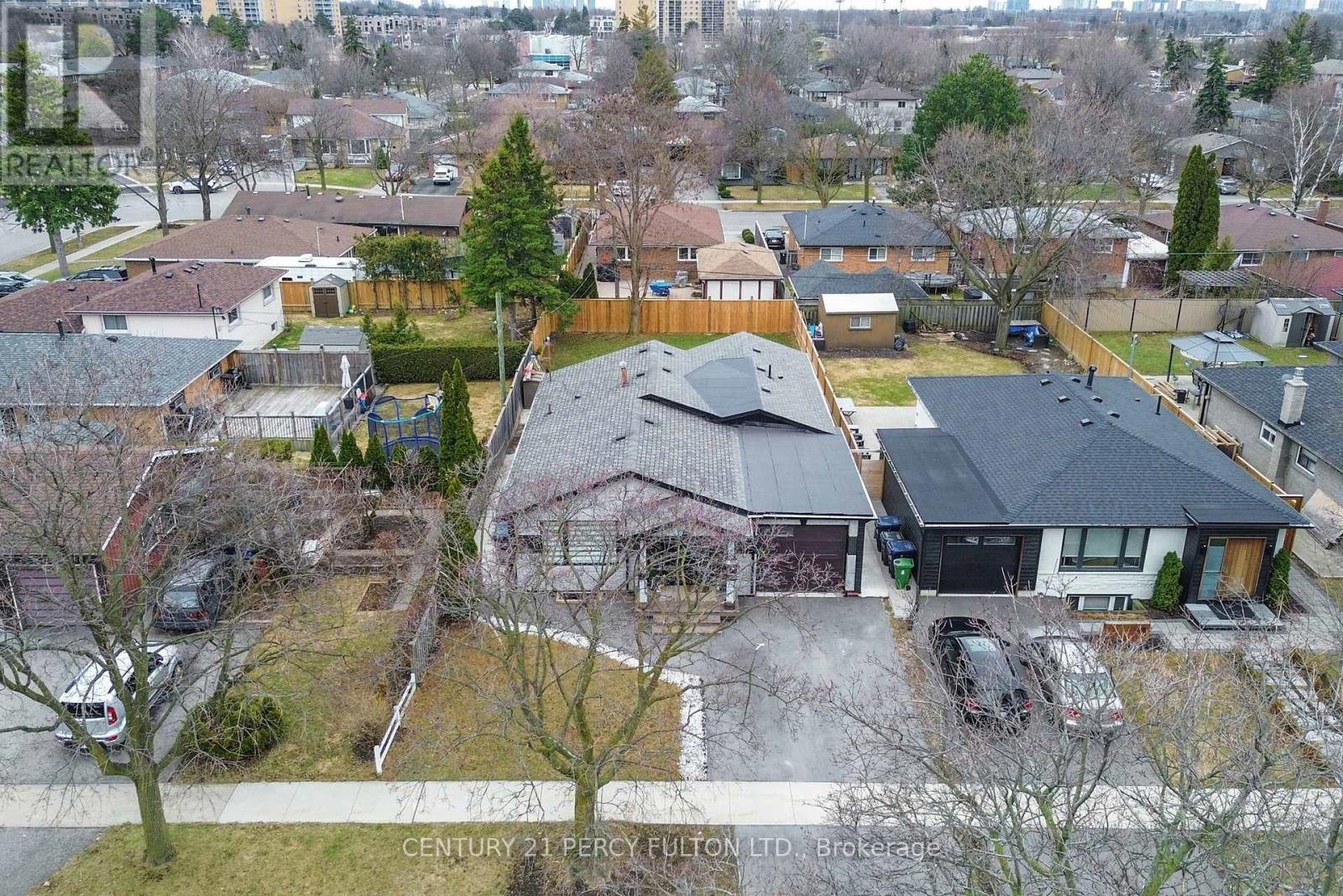 26 Farley Crescent, Toronto (willowridge-martingrove-richview), Ontario