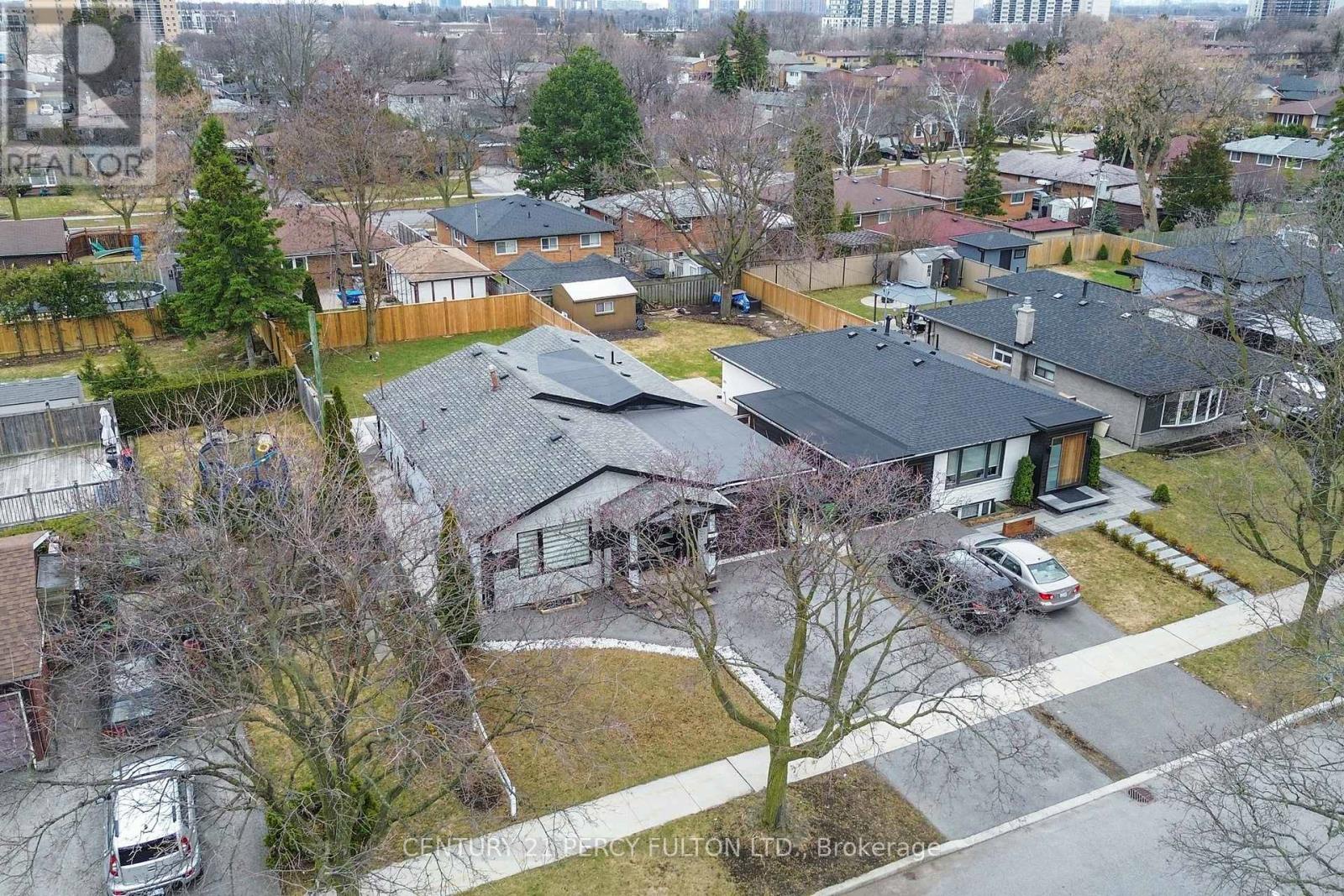 26 Farley Crescent, Toronto (willowridge-martingrove-richview), Ontario