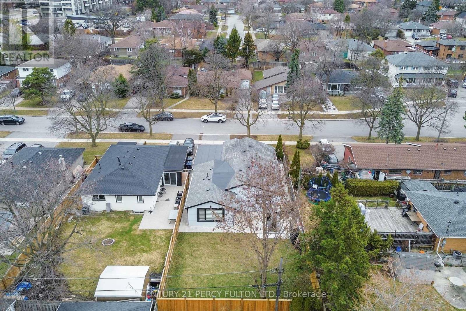 26 Farley Crescent, Toronto (willowridge-martingrove-richview), Ontario