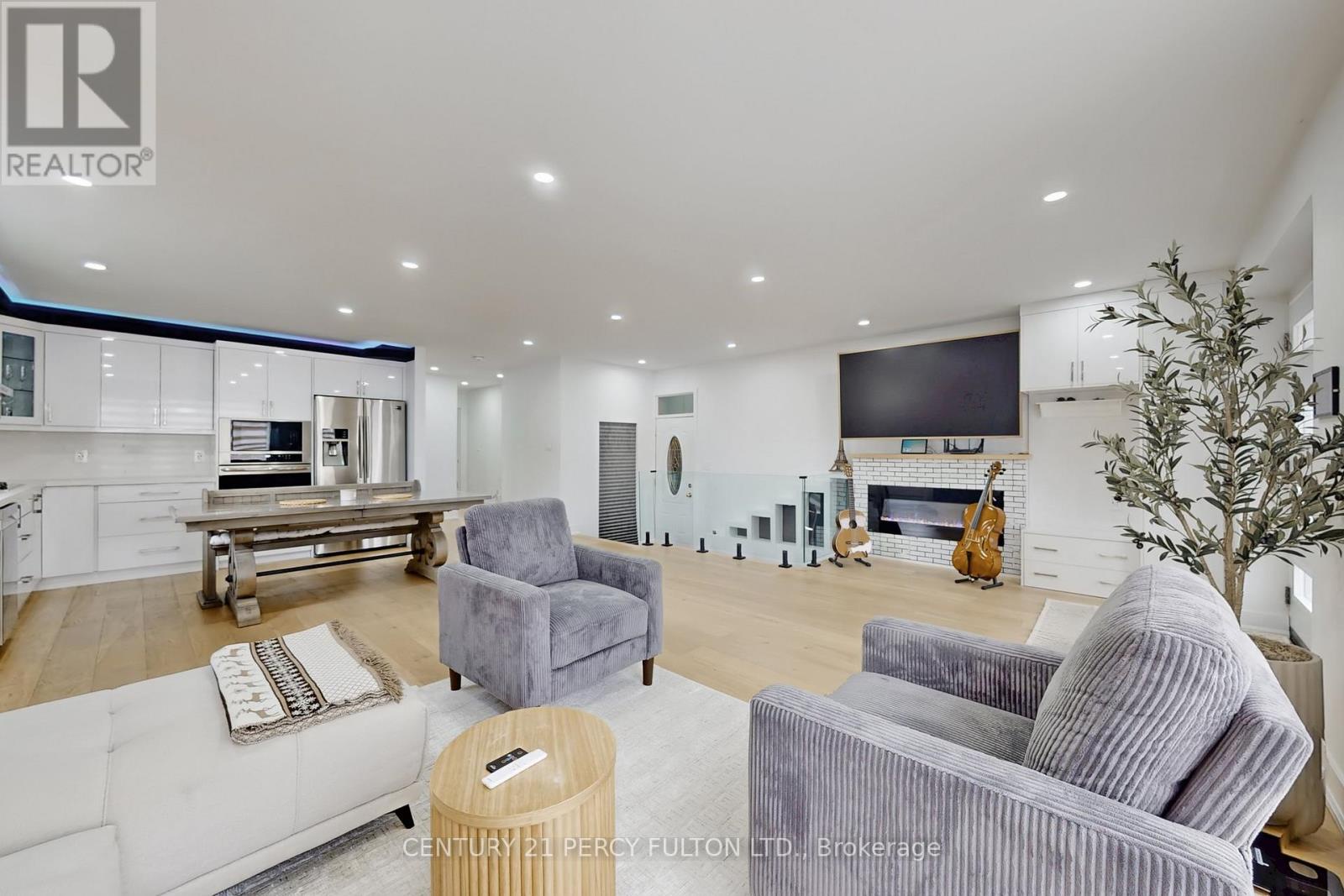 26 Farley Crescent, Toronto (willowridge-martingrove-richview), Ontario