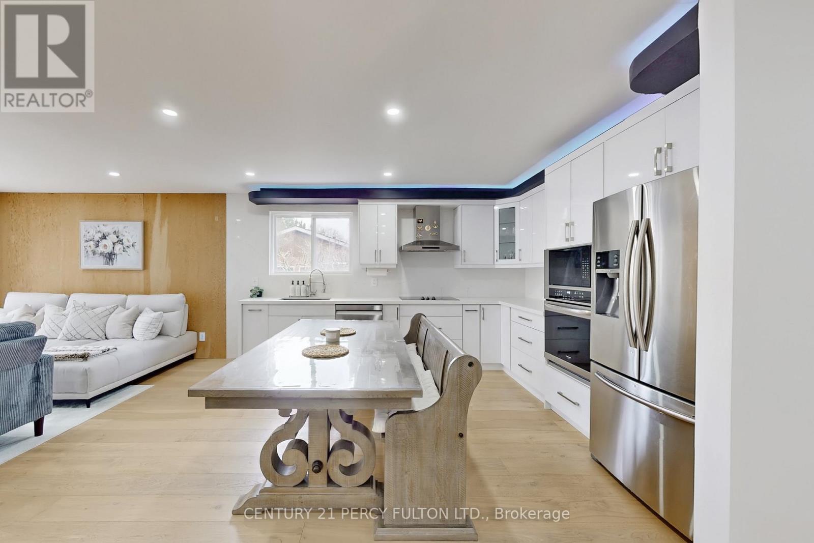 26 Farley Crescent, Toronto (willowridge-martingrove-richview), Ontario