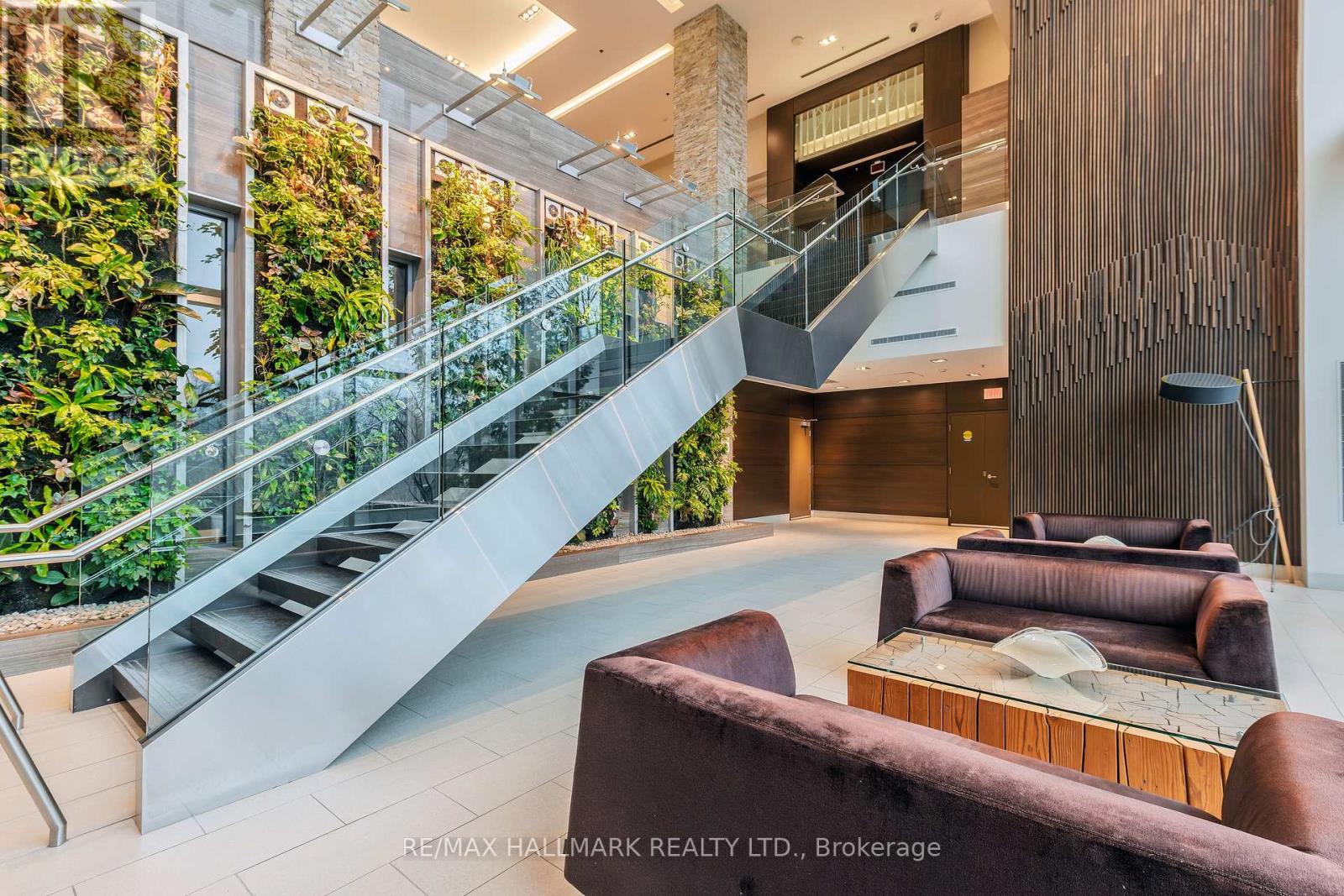 Ph2 - 35 Brian Peck Crescent, Toronto (thorncliffe Park), Ontario