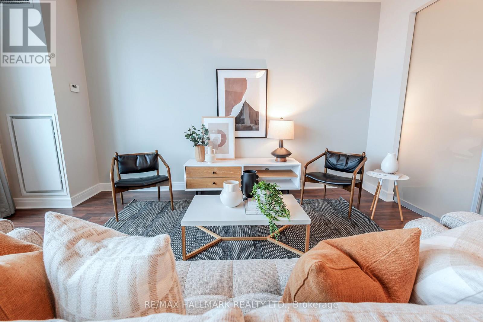 Ph2 - 35 Brian Peck Crescent, Toronto (thorncliffe Park), Ontario