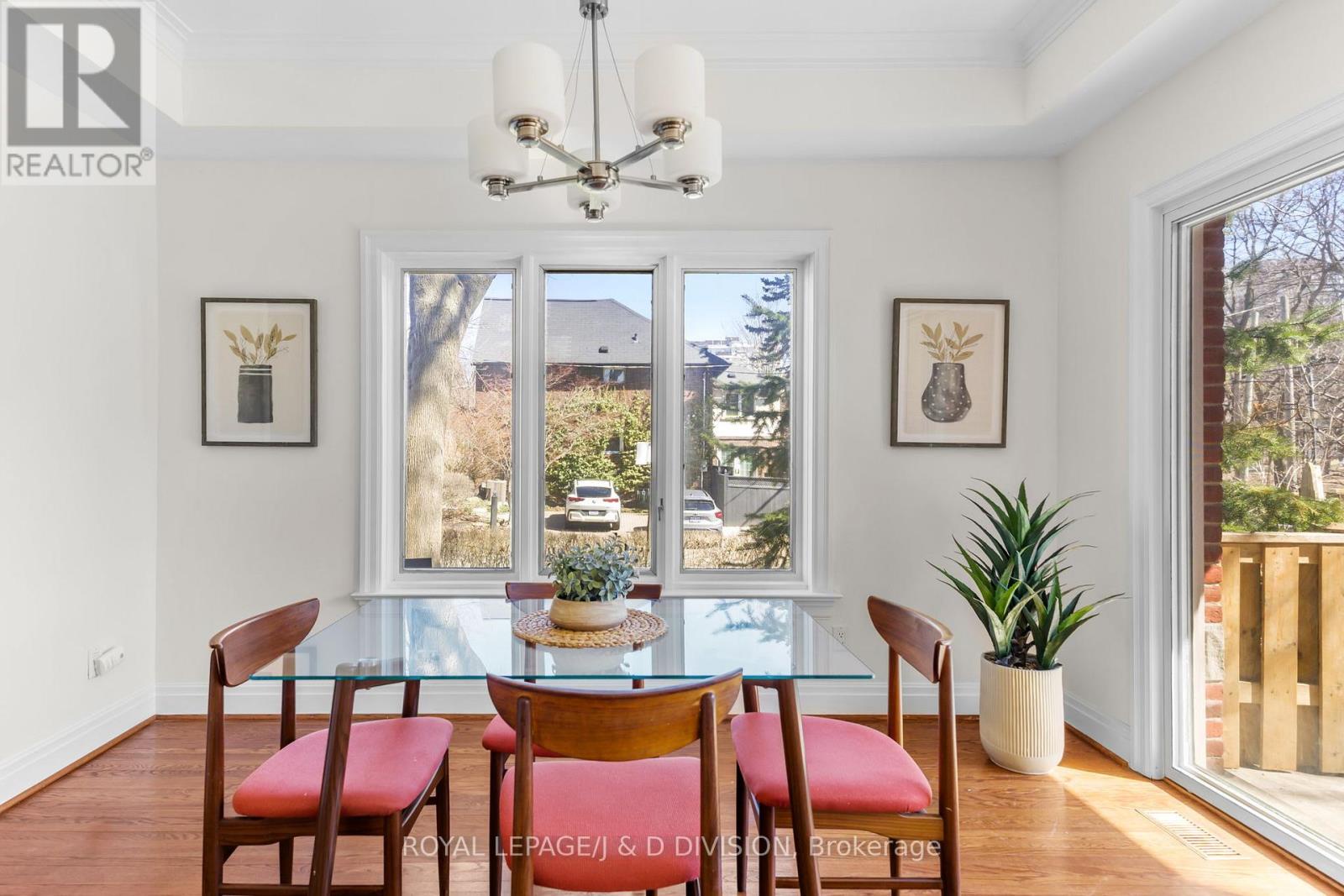 77 Chaplin Crescent, Toronto (yonge-eglinton), Ontario