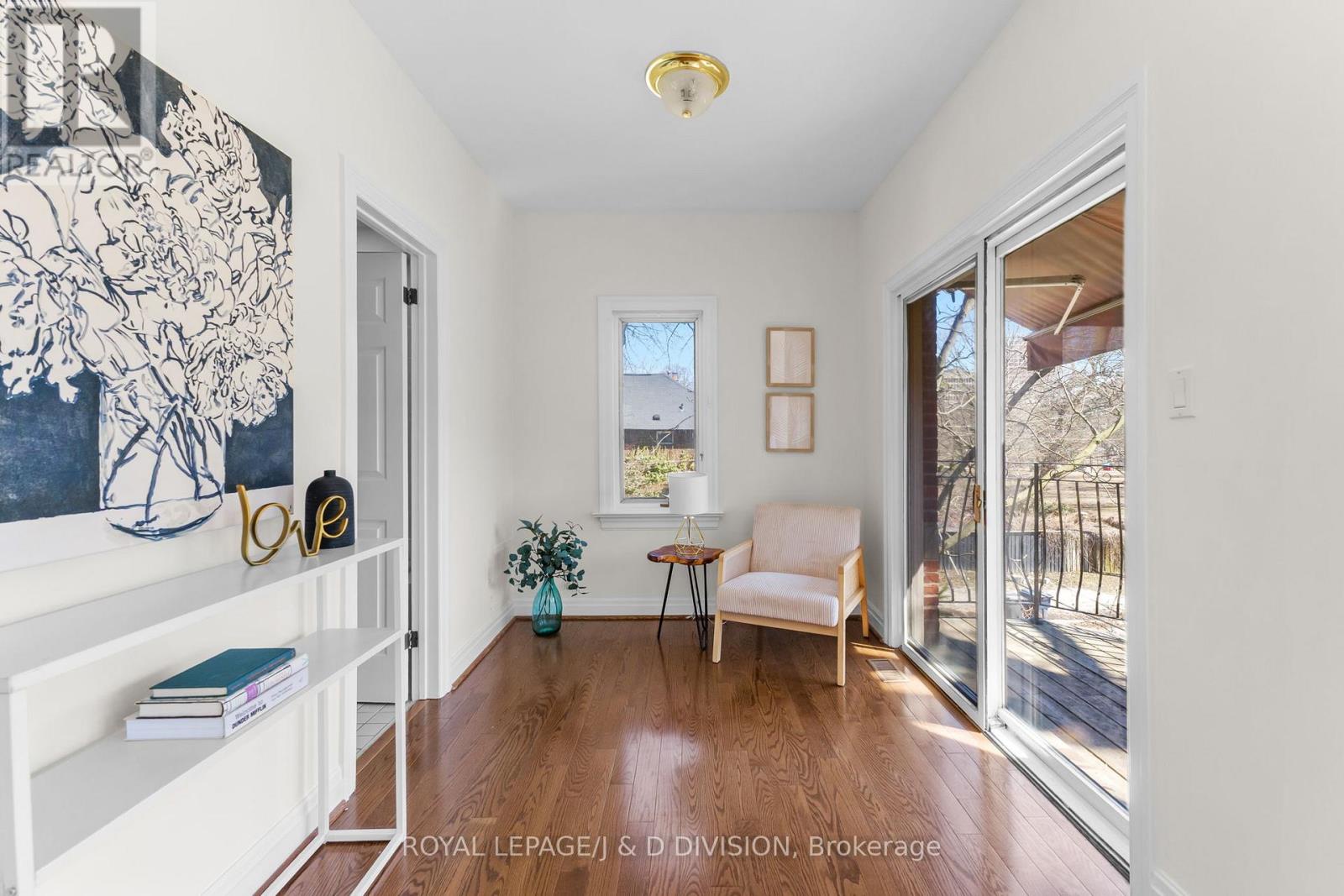 77 Chaplin Crescent, Toronto (yonge-eglinton), Ontario