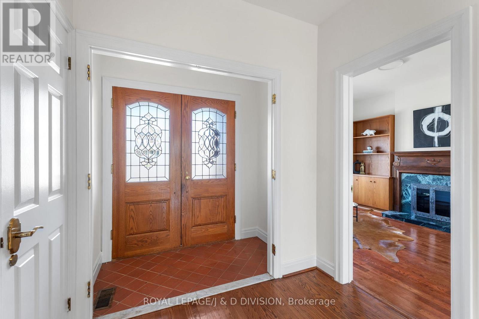 77 Chaplin Crescent, Toronto (yonge-eglinton), Ontario