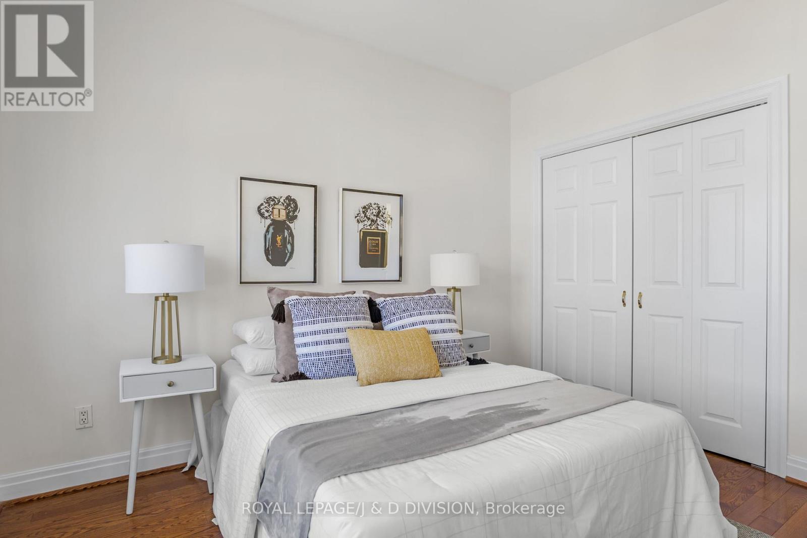 77 Chaplin Crescent, Toronto (yonge-eglinton), Ontario