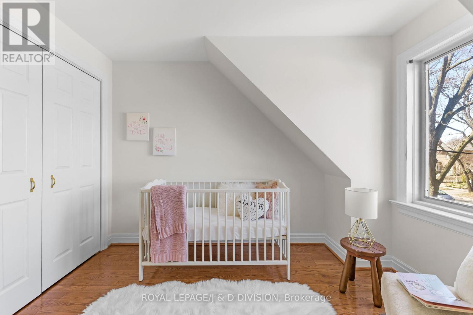 77 Chaplin Crescent, Toronto (yonge-eglinton), Ontario