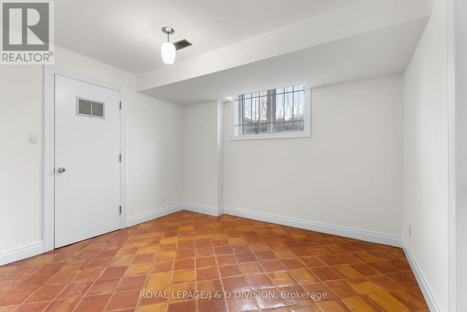 77 Chaplin Crescent, Toronto (yonge-eglinton), Ontario