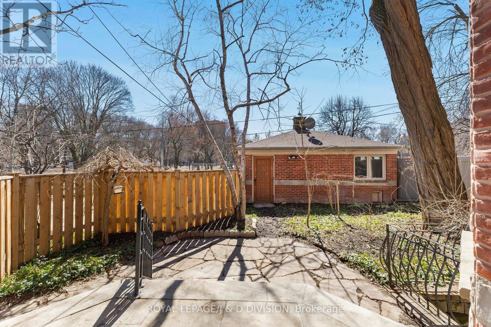 77 Chaplin Crescent, Toronto (yonge-eglinton), Ontario