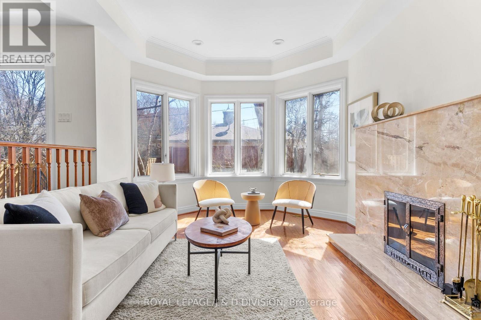 77 Chaplin Crescent, Toronto (yonge-eglinton), Ontario