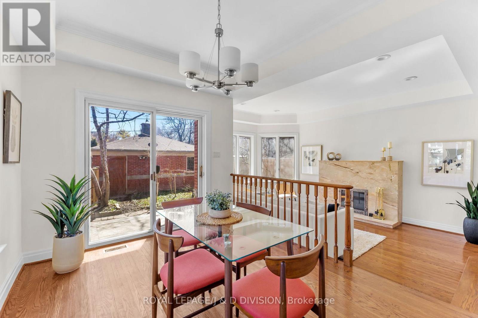 77 Chaplin Crescent, Toronto (yonge-eglinton), Ontario