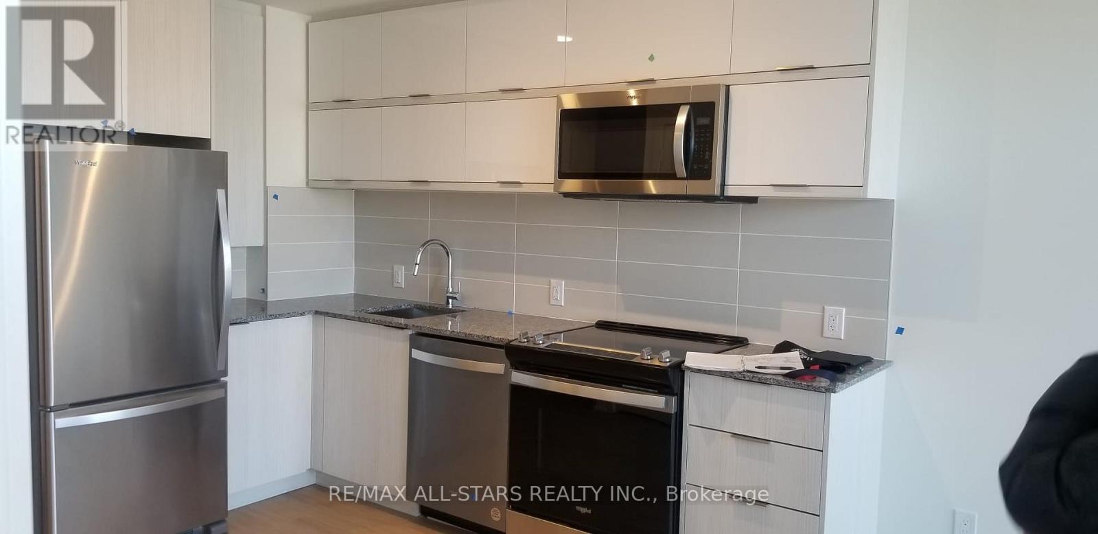 605 - 10 Deerlick Court, Toronto (parkwoods-donalda), Ontario