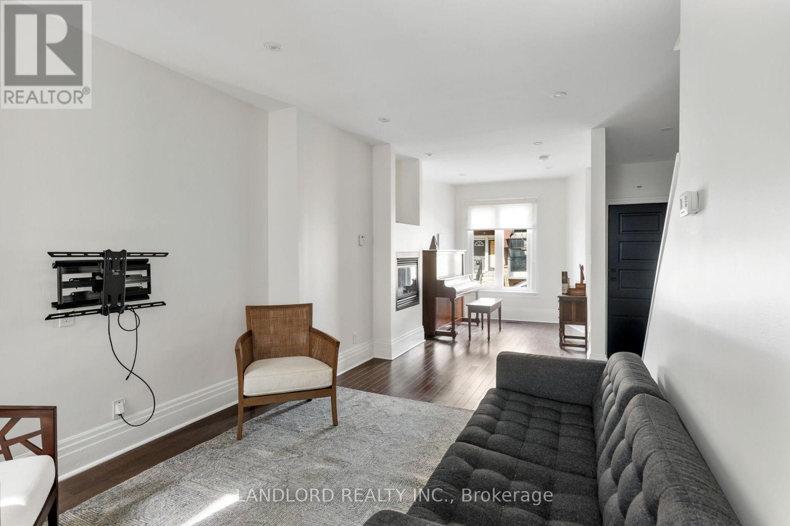 107a Scollard Street, Toronto (annex), Ontario