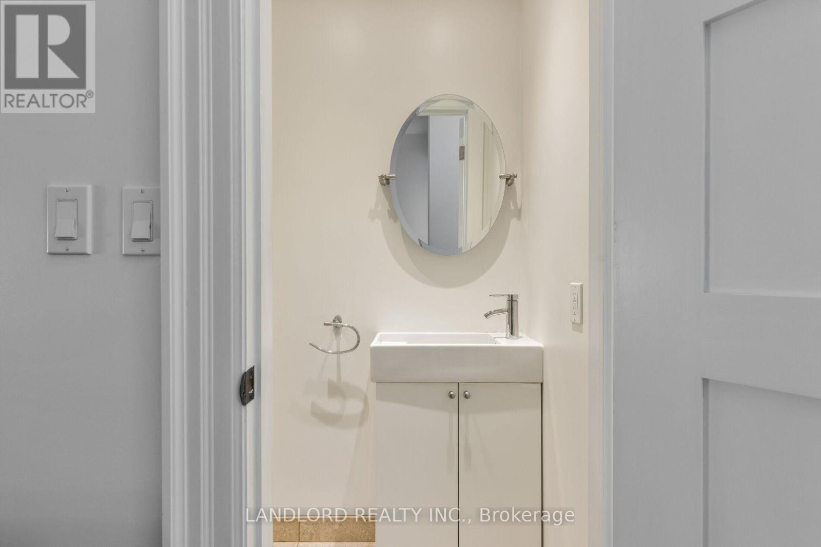 107a Scollard Street, Toronto (annex), Ontario