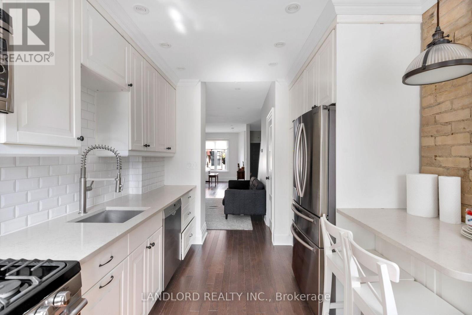 107a Scollard Street, Toronto (annex), Ontario