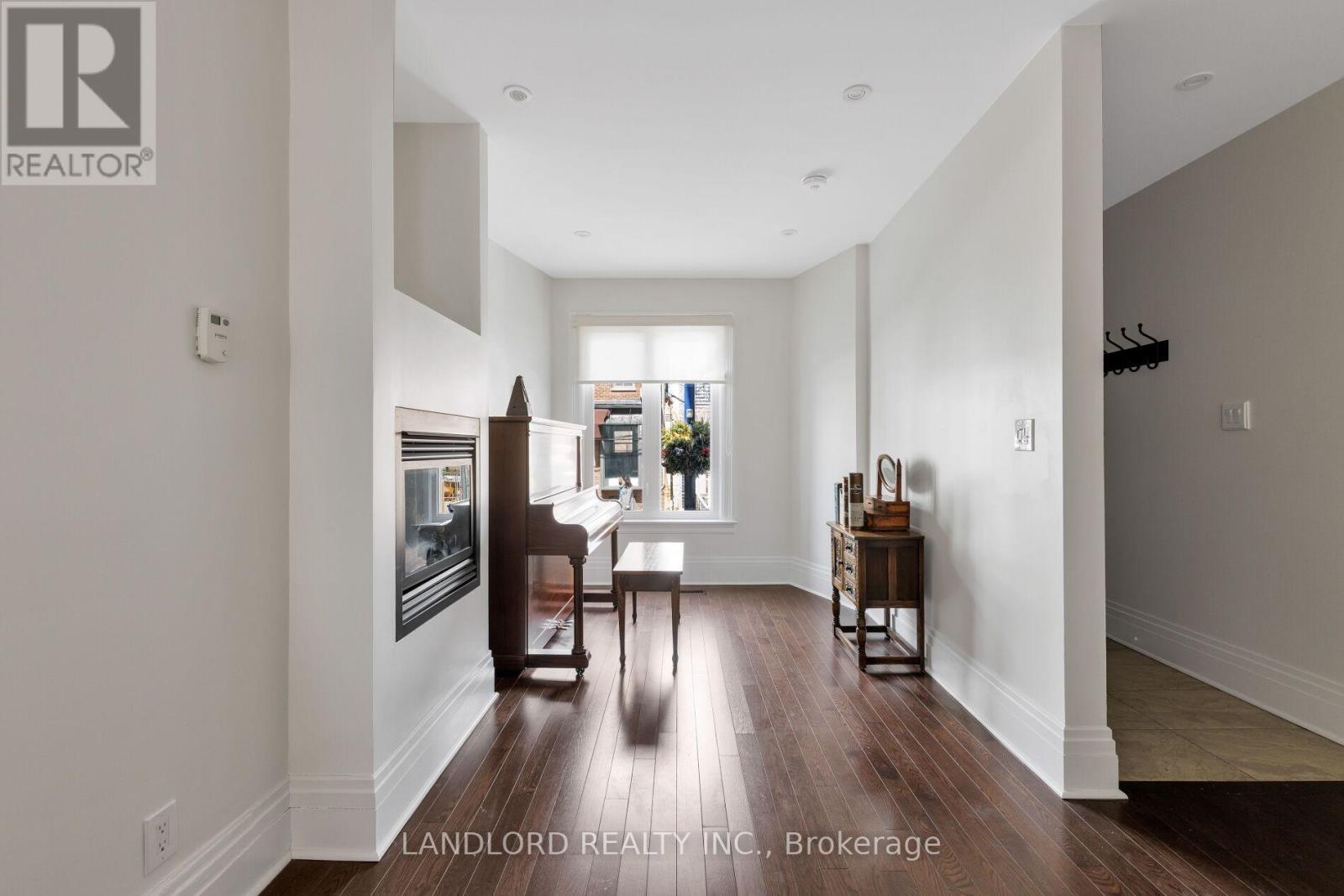 107a Scollard Street, Toronto (annex), Ontario