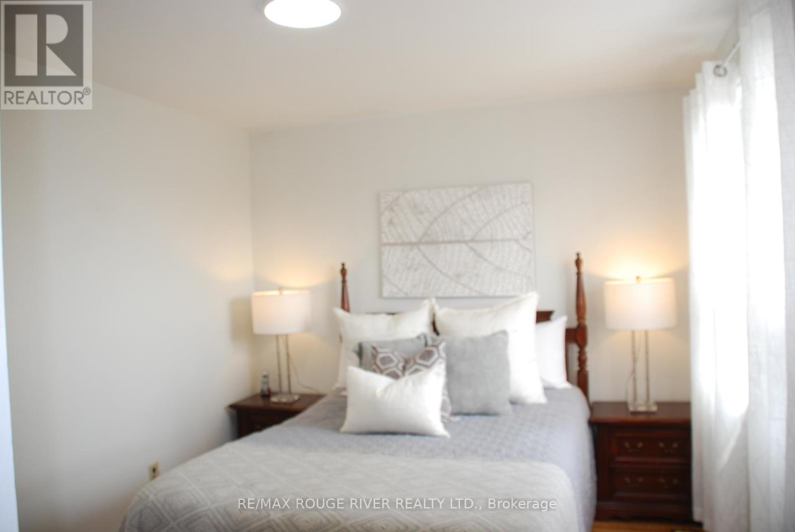 116 Lord Roberts Drive, Toronto (eglinton East), Ontario