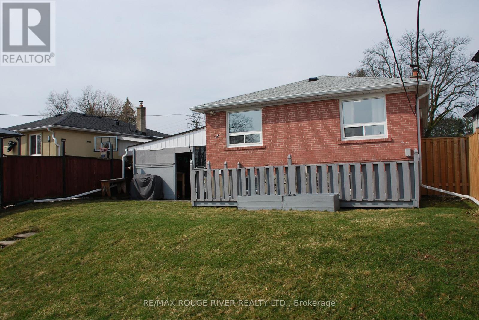 116 Lord Roberts Drive, Toronto (eglinton East), Ontario