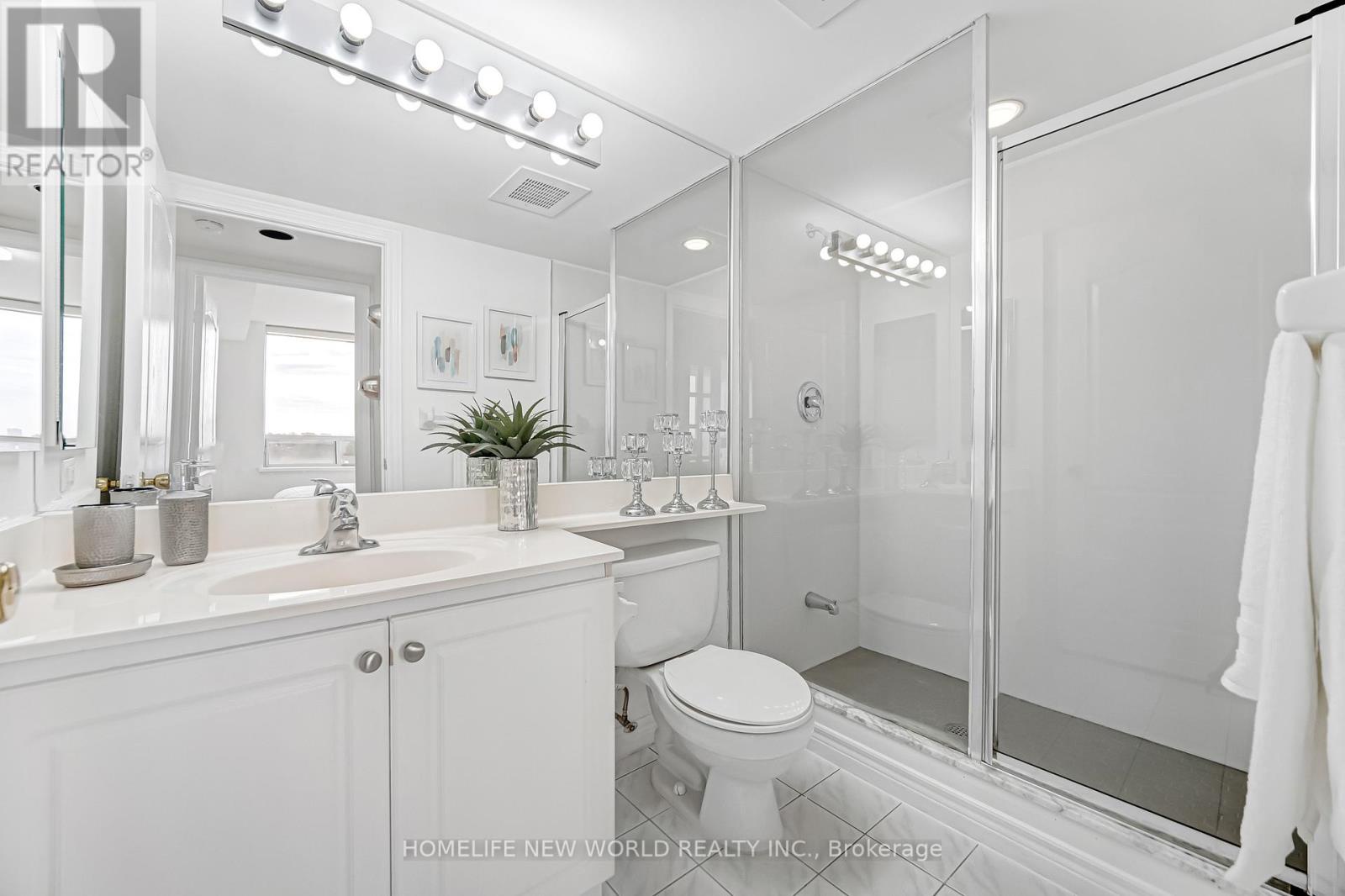 908 - 88 Grandview Way, Toronto (willowdale East), Ontario