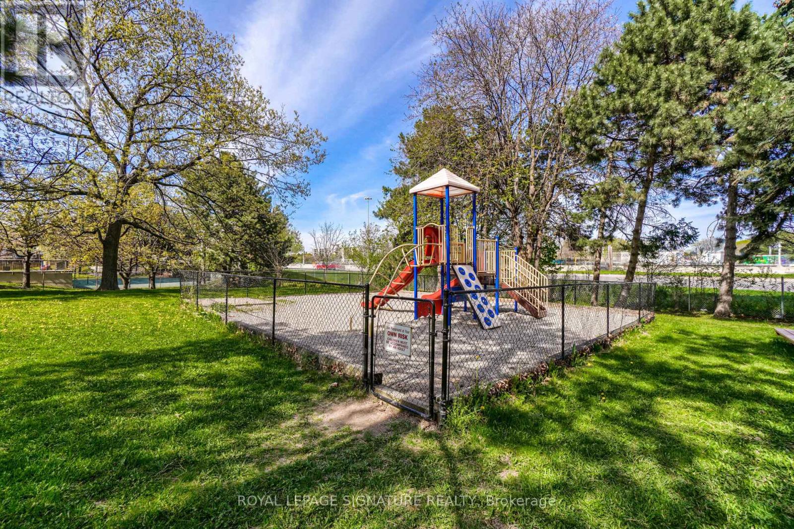 1212 - 451 The West Mall Drive, Toronto (etobicoke West Mall), Ontario