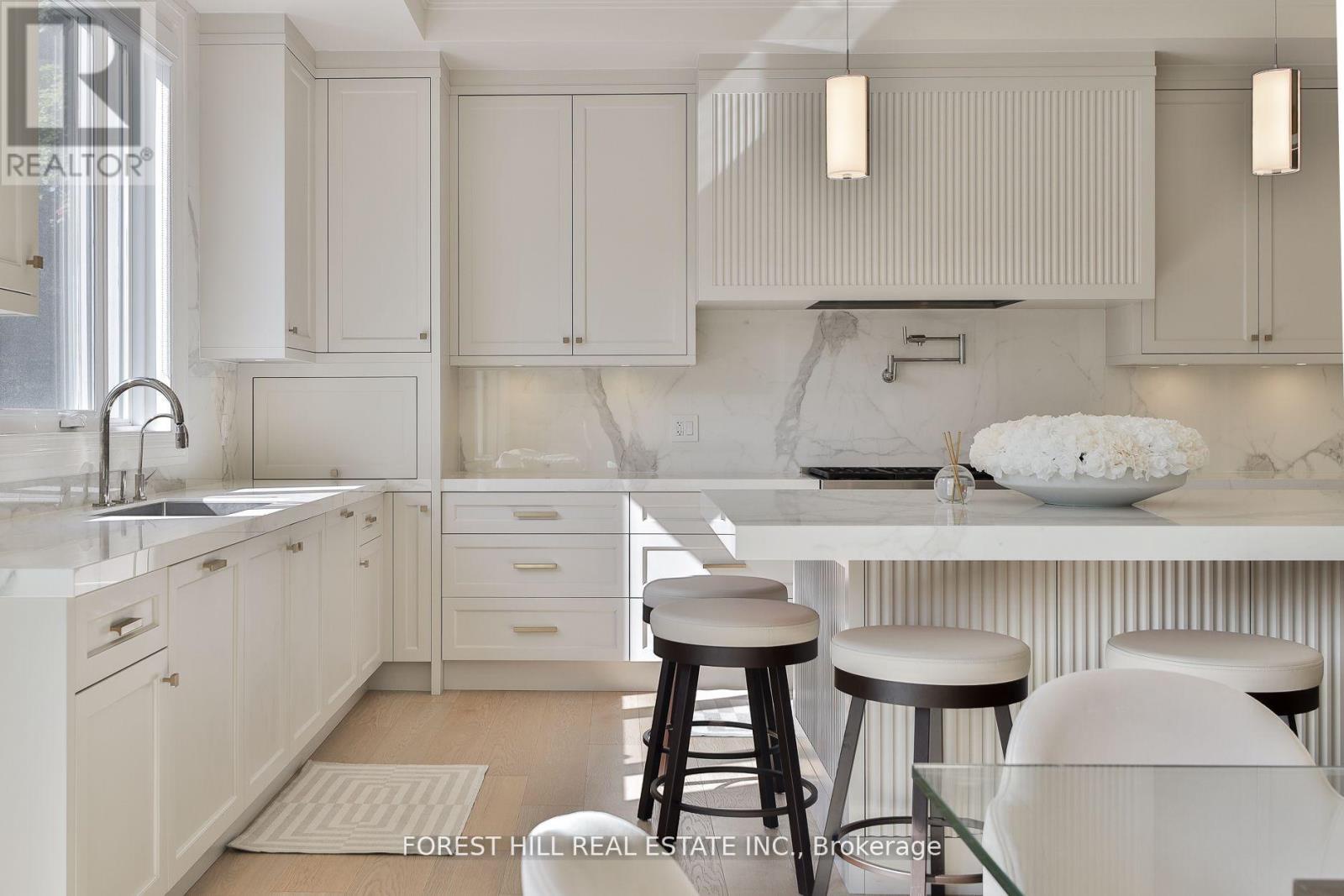 84 Botfield Avenue, Toronto (islington-city Centre West), Ontario