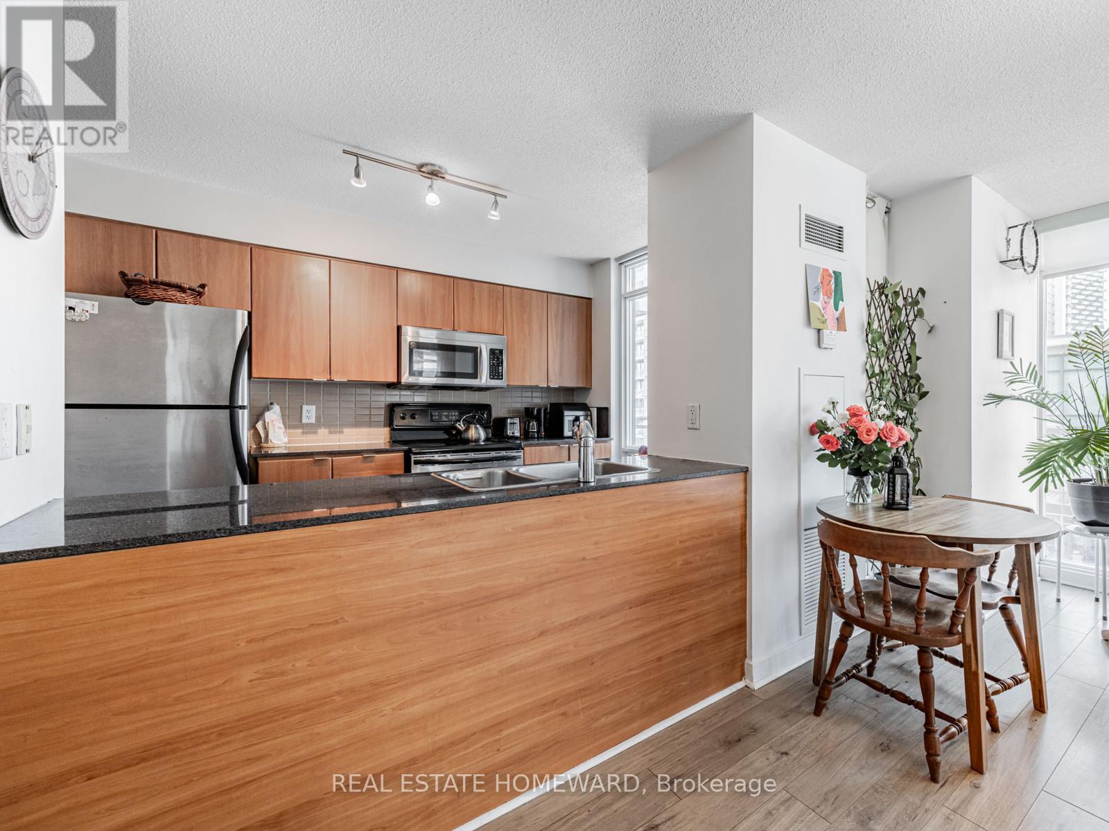 906 - 11 Brunel Court, Toronto (waterfront Communities), Ontario