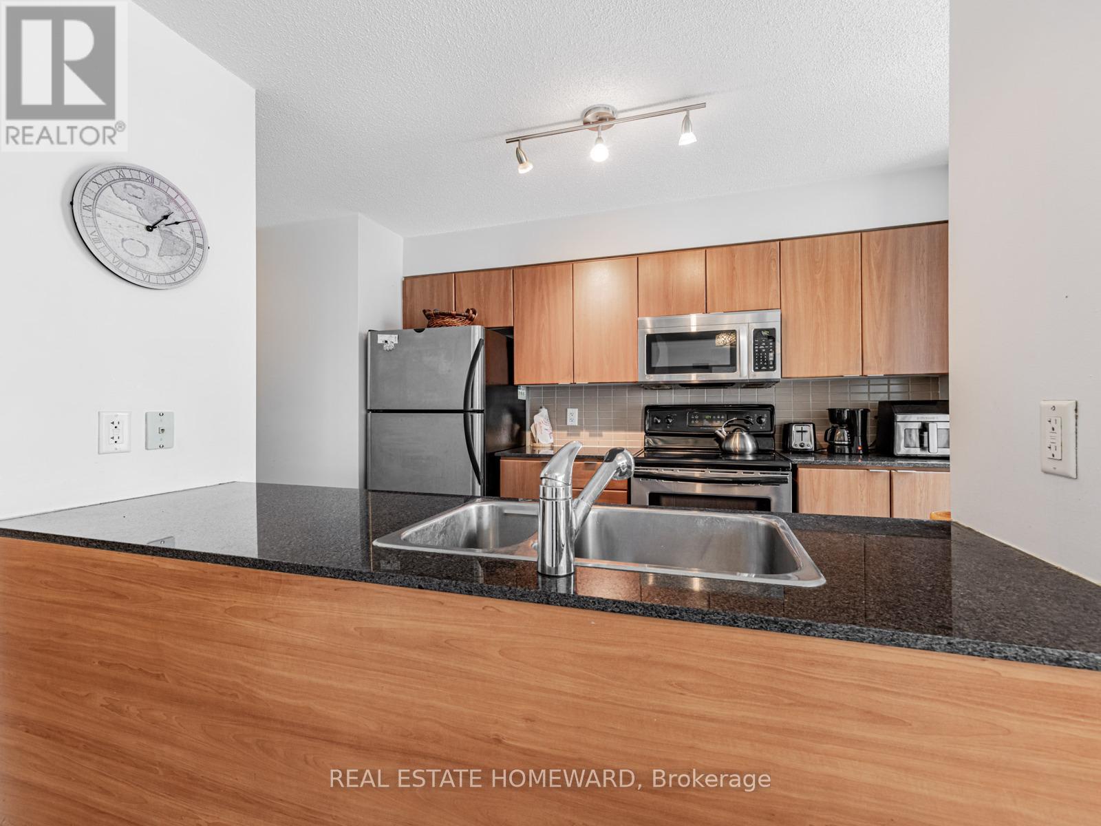 906 - 11 Brunel Court, Toronto (waterfront Communities), Ontario