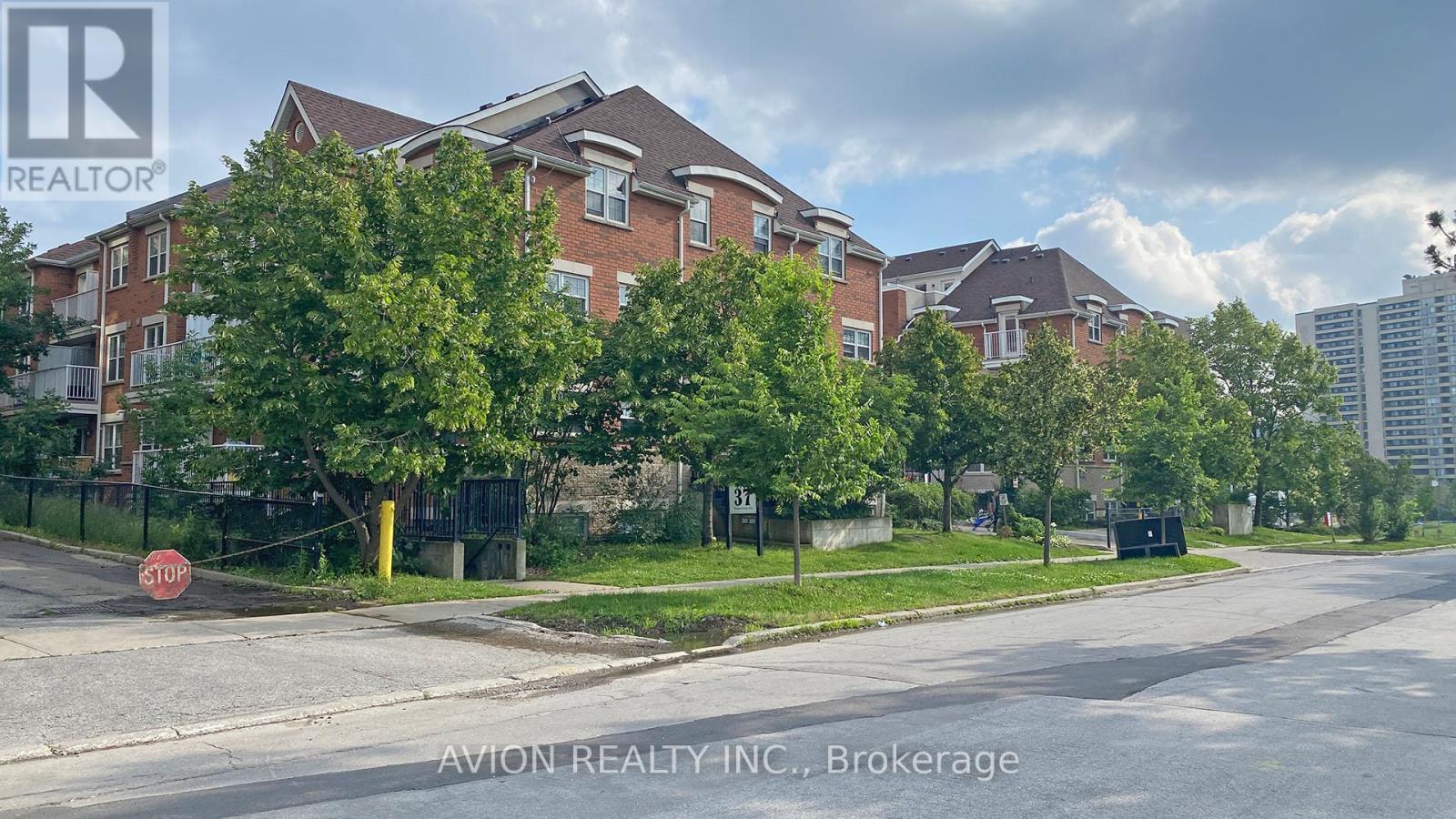 111 - 37 Four Winds Drive, Toronto (york University Heights), Ontario