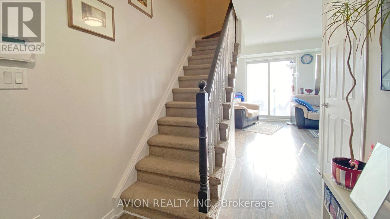 111 - 37 Four Winds Drive, Toronto (york University Heights), Ontario