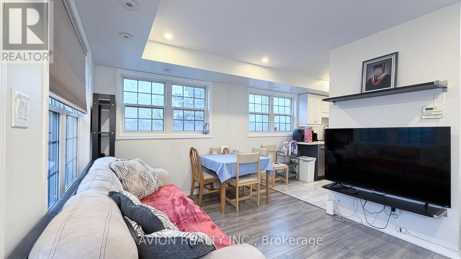 111 - 37 Four Winds Drive, Toronto (york University Heights), Ontario