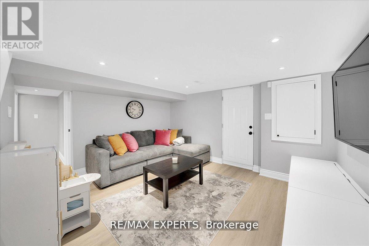 60 Anthony Road, Toronto (downsview-roding-cfb), Ontario