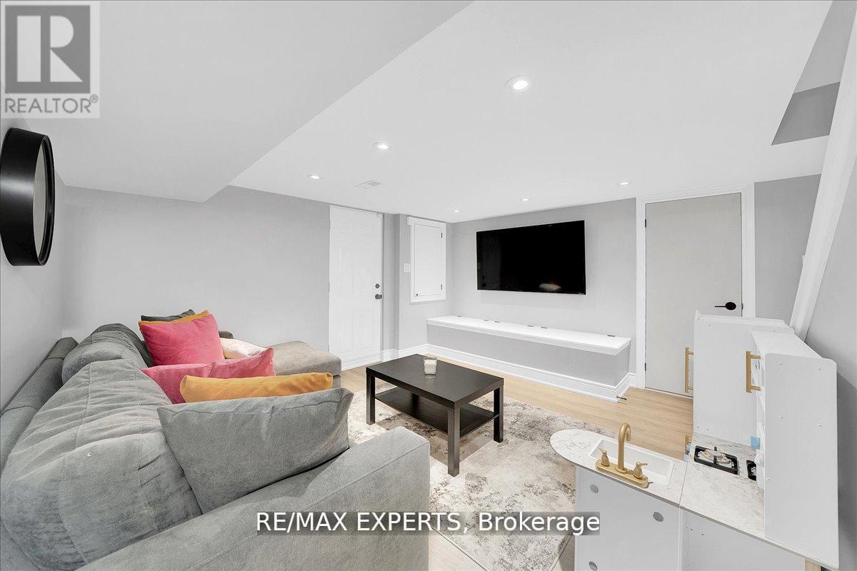 60 Anthony Road, Toronto (downsview-roding-cfb), Ontario