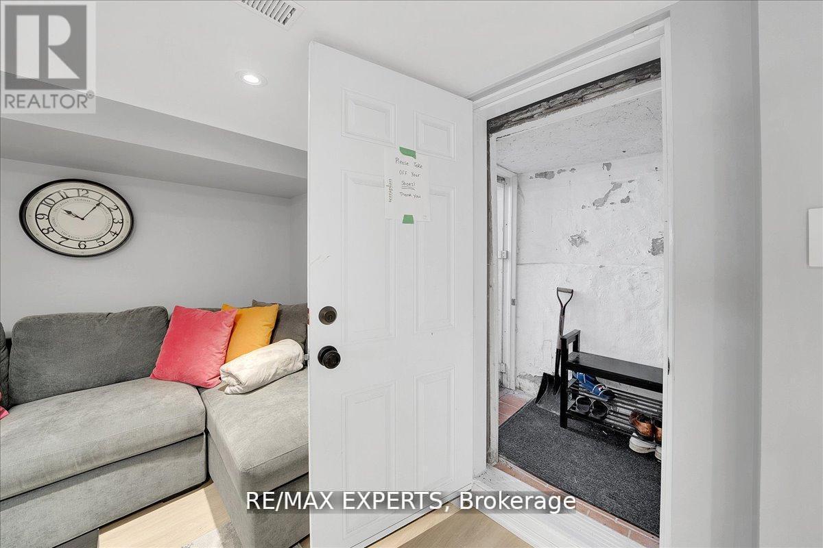 60 Anthony Road, Toronto (downsview-roding-cfb), Ontario