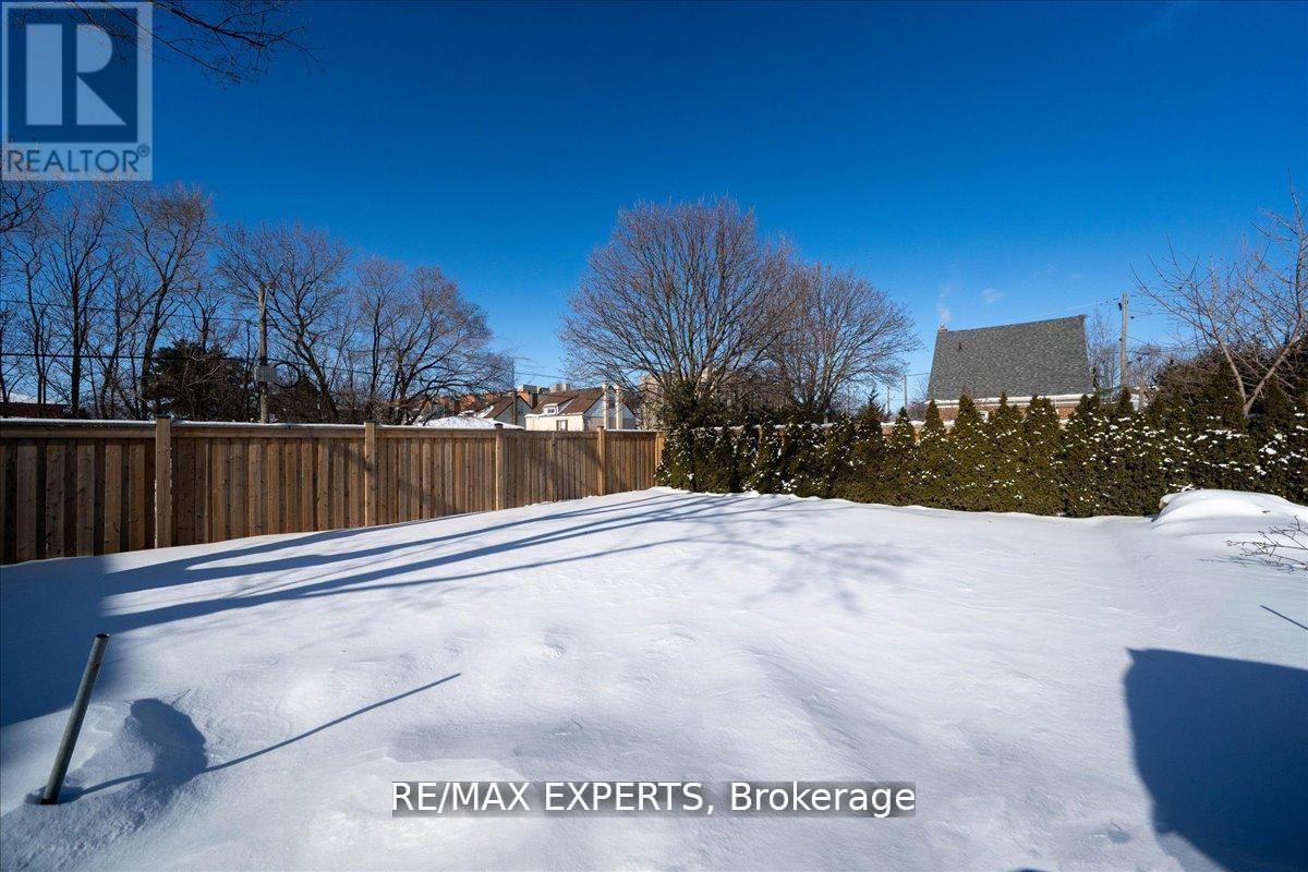 60 Anthony Road, Toronto (downsview-roding-cfb), Ontario